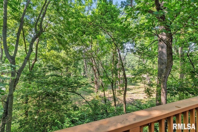 7971 Mechanicsburg Rd, Springfield, IL 62707 - view of yard featuring a balcony and a view of trees