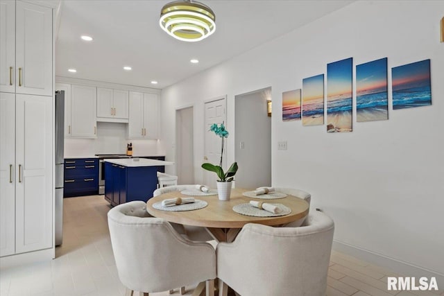 345 Country Towne Rd, Springfield, IL 62712 - dining space with recessed lighting and baseboards