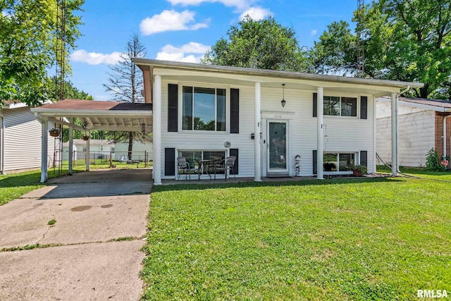 2208 E Black Ave, Springfield, IL 62702 - split foyer home with driveway and an attached carport