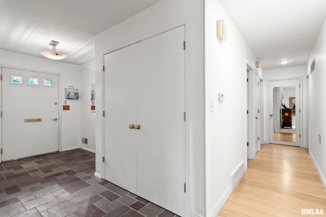 1613 Denison Dr, Springfield, IL 62704 - corridor featuring baseboards