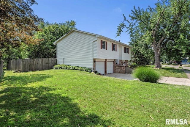 84 Chukar Dr, Chatham, IL 62629 - view of side of home featuring a garage and driveway