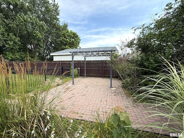 833 Willard St, Galesburg, IL 61401 - fenced backyard featuring a pergola and a patio