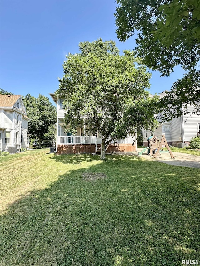 231 N Webster Ave, Jacksonville, IL 62650 - view of green lawn