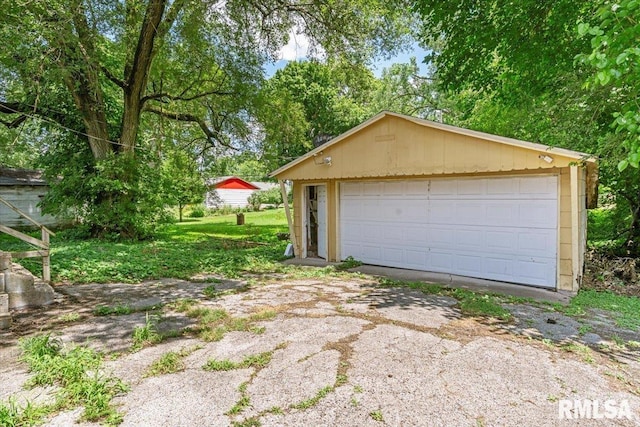 1310 Ledlie Ave, Springfield, IL 62702 - view of detached garage
