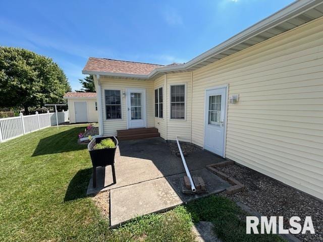 4424 Venetian Dr, Springfield, IL 62703 - view of patio with entry steps
