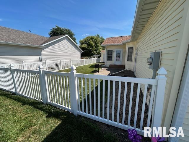 4424 Venetian Dr, Springfield, IL 62703 - view of fenced backyard