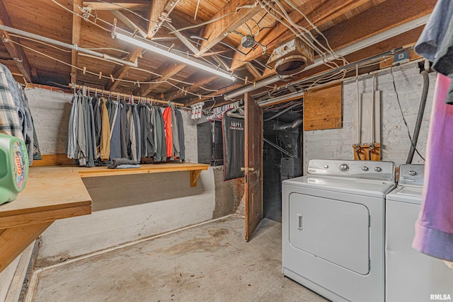 209 N 2nd St N, Easton, IL 62633 - unfinished below grade area with washer and clothes dryer