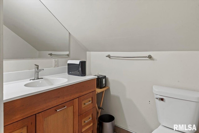 14 Beachview Ln, Springfield, IL 62712 - bathroom with vanity and vaulted ceiling