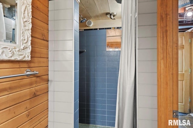14 Beachview Ln, Springfield, IL 62712 - full bath featuring a tile shower