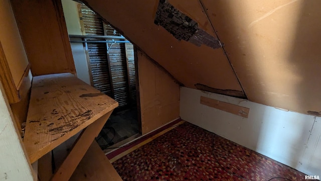 927 Sycamore St, Quincy, IL 62301 - bonus room with lofted ceiling