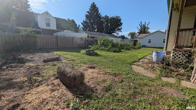 927 Sycamore St, Quincy, IL 62301 - view of fenced backyard