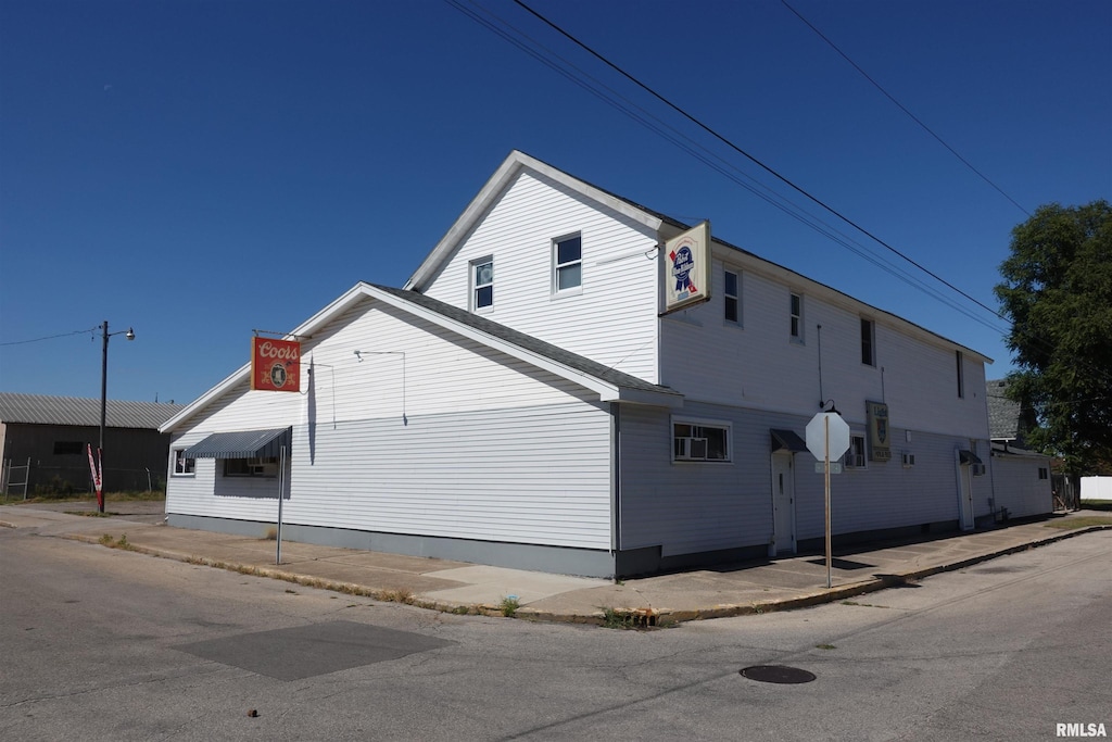 497 E Berrien St, Galesburg, IL 61401 - photo 1
