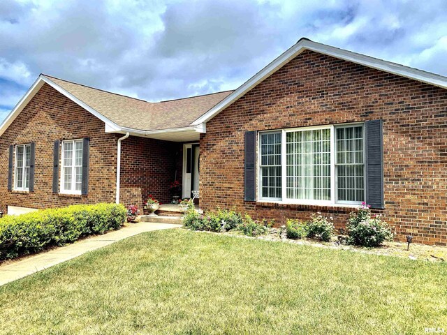 4 Hamilton Dr, Jacksonville, IL 62650 - photo 1
