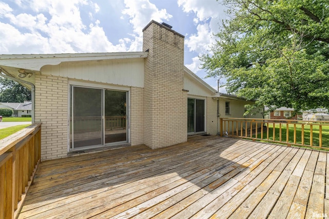 2700 Northridge Dr, Quincy, IL 62301 - view of wooden terrace