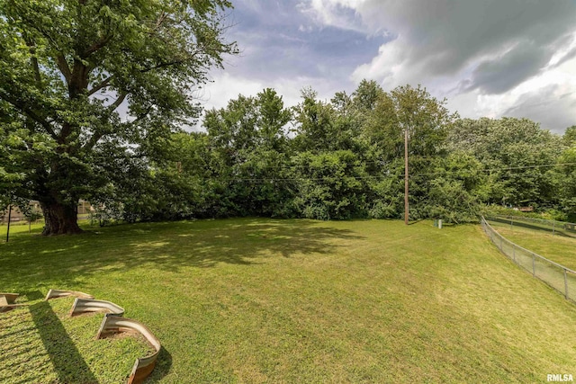 2700 Northridge Dr, Quincy, IL 62301 - view of yard