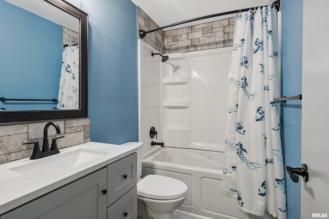 1717 Melview Rd, Quincy, IL 62305 - bathroom with shower / tub combo with curtain, vanity, a textured wall, and backsplash