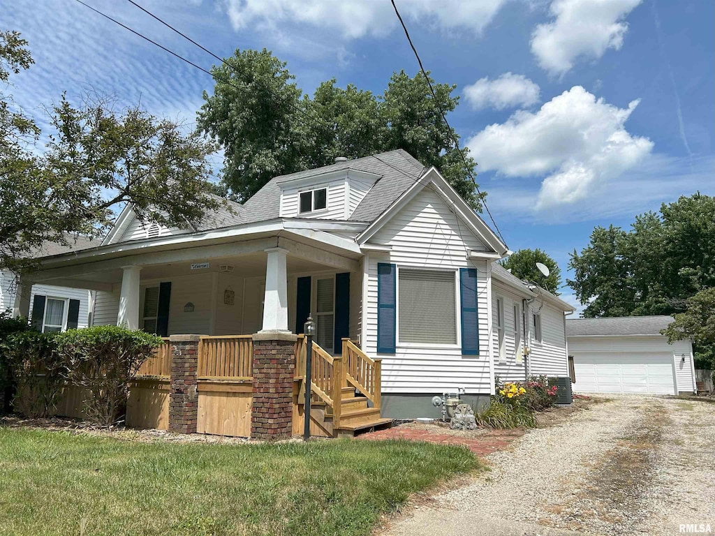 626 S Diamond St, Jacksonville, IL 62650 - photo 1