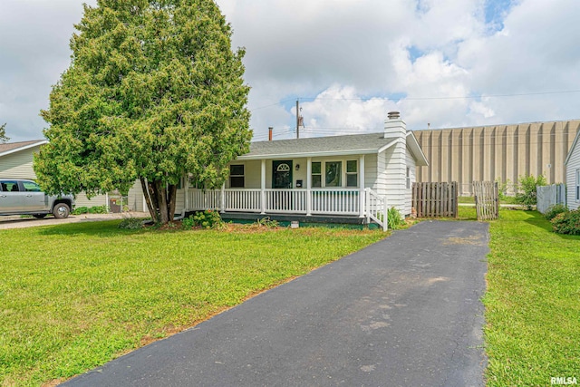 320 Welch Dr, Lincoln, IL 62656 - photo 1