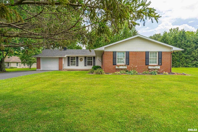 204 Kennedy Rd, Elkhart, IL 62634 - photo 1