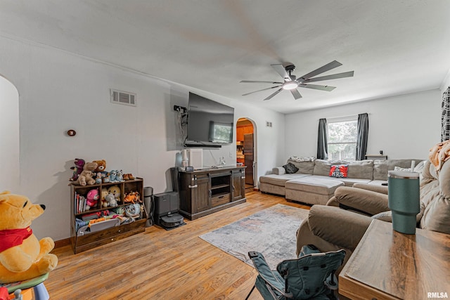 902 S Spring St, Mount Pulaski, IL 62548 - photo 4