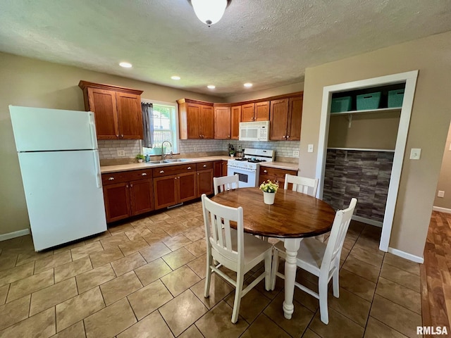 217 S 9th St, Petersburg, IL 62675 - photo 3