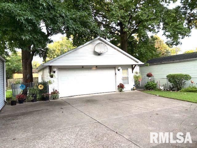 1900 N 22nd St, Springfield, IL 62702 - photo 33
