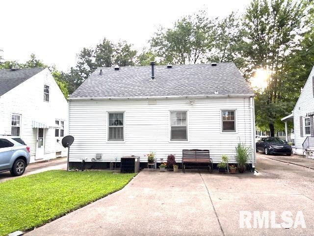 1900 N 22nd St, Springfield, IL 62702 - photo 5