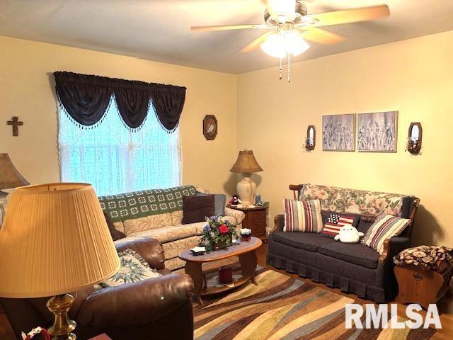 1900 N 22nd St, Springfield, IL 62702 - photo 8