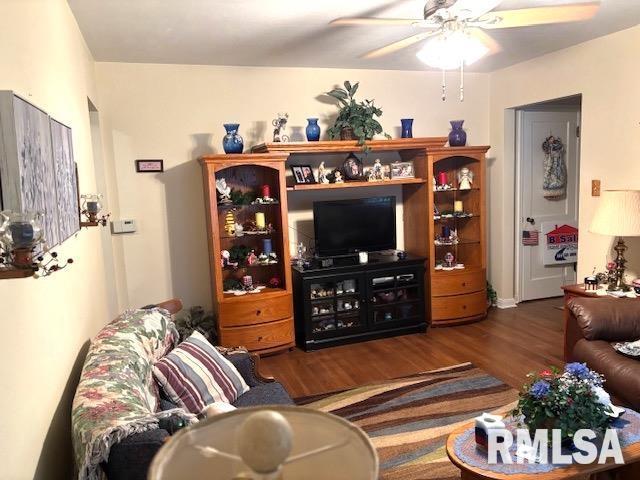 1900 N 22nd St, Springfield, IL 62702 - photo 9