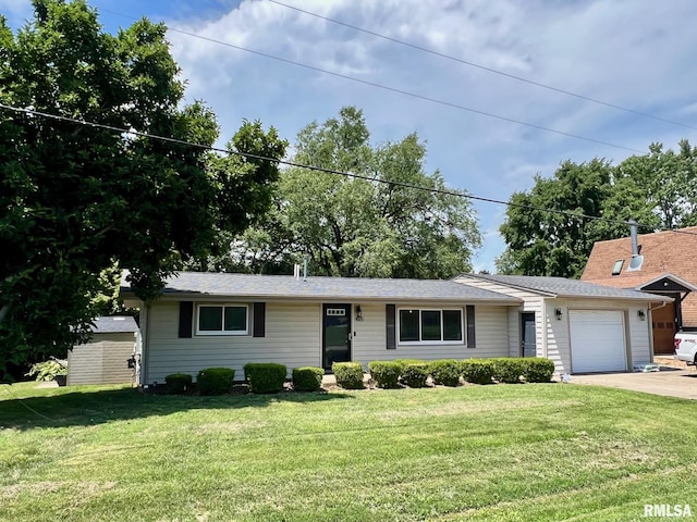 465 Juniper Dr, Petersburg, IL 62675 - photo 1