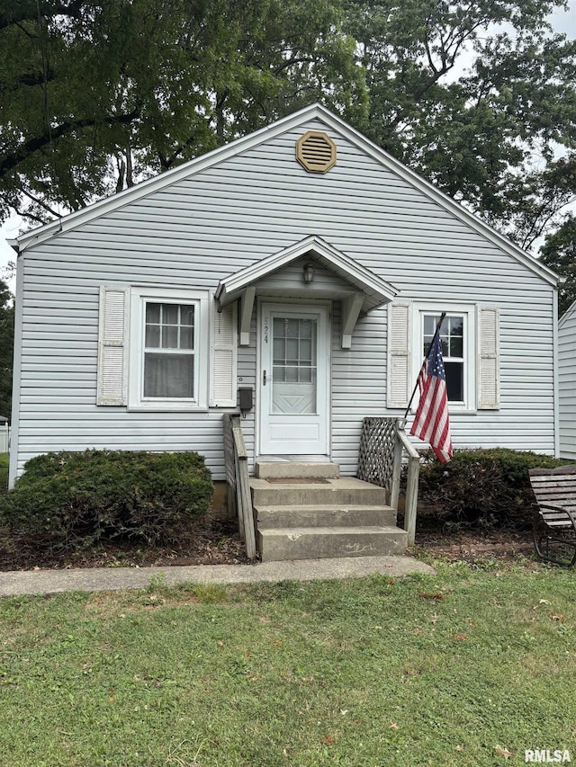 524 Henry St, Jacksonville, IL 62650 - photo 1