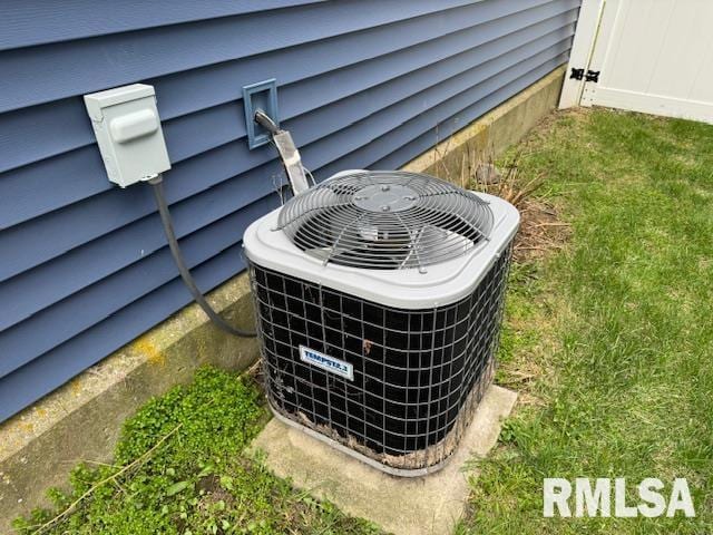 2405 Grom Dr, Springfield, IL 62707 - photo 18