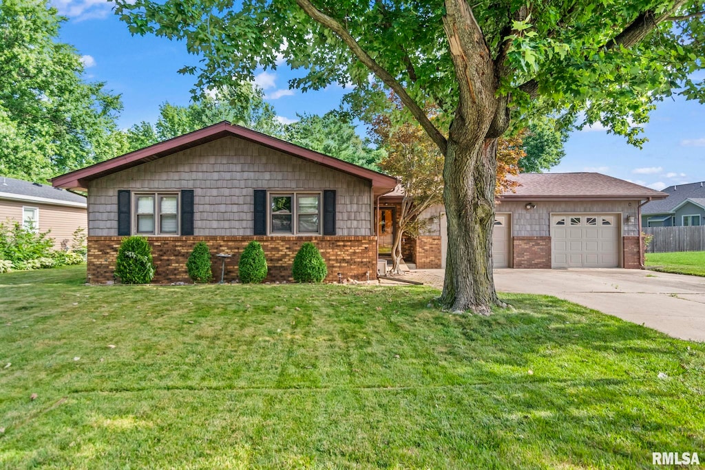 221 Glenn Dr, Chatham, IL 62629 - photo 1