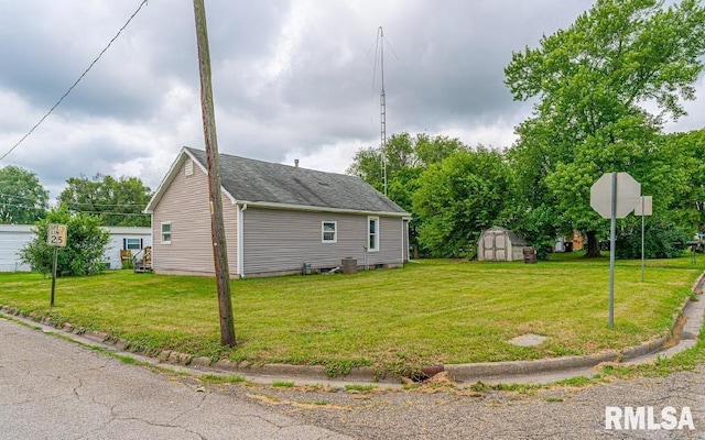 319 N Adams St, Lincoln, IL 62656 - photo 4