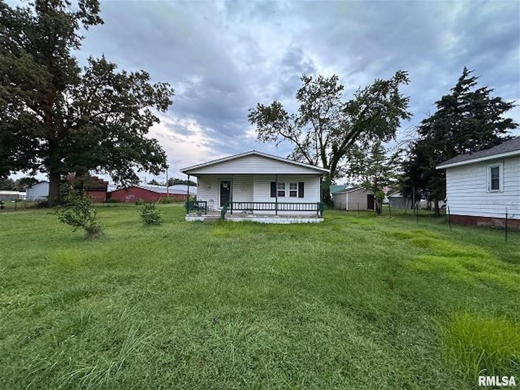 321 Raymond St, Harrisburg, IL 62946 - photo 1