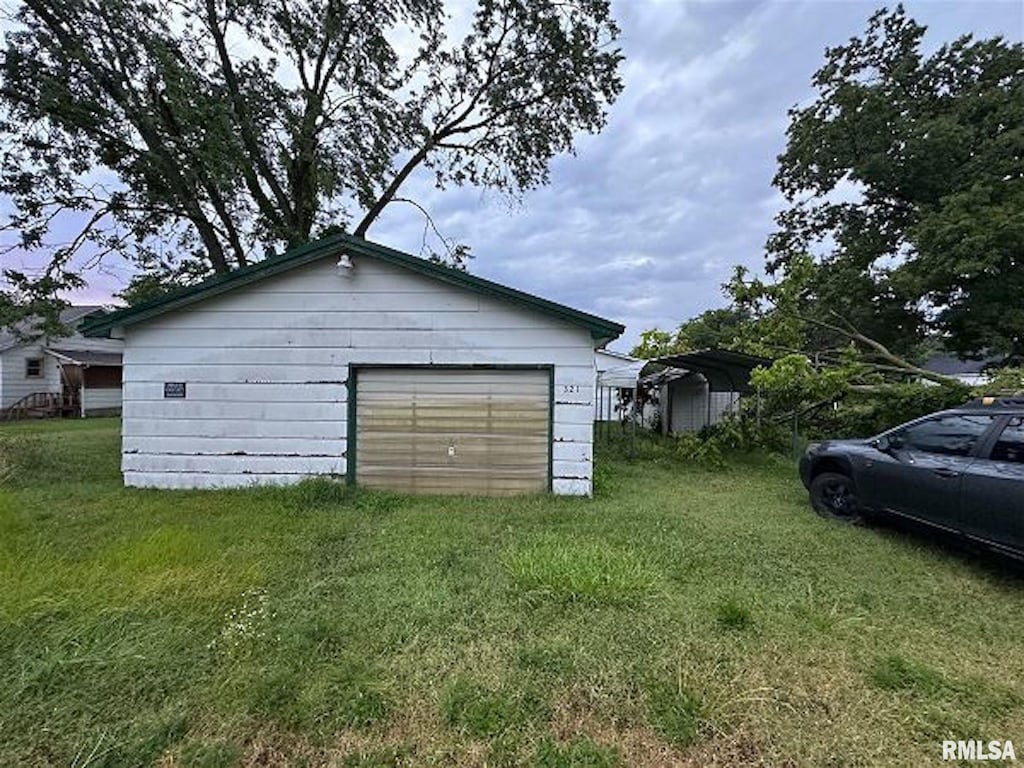 321 Raymond St, Harrisburg, IL 62946 - photo 3