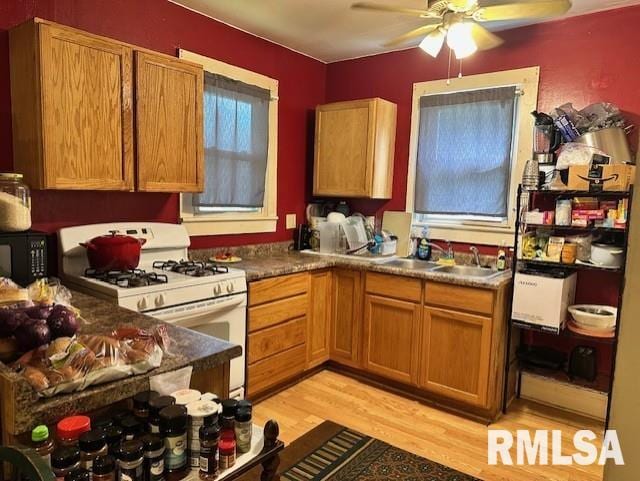 589 E Independence Ave, Jacksonville, IL 62650 - photo 2