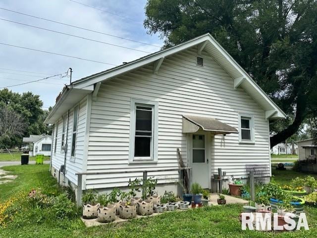 589 E Independence Ave, Jacksonville, IL 62650 - photo 11