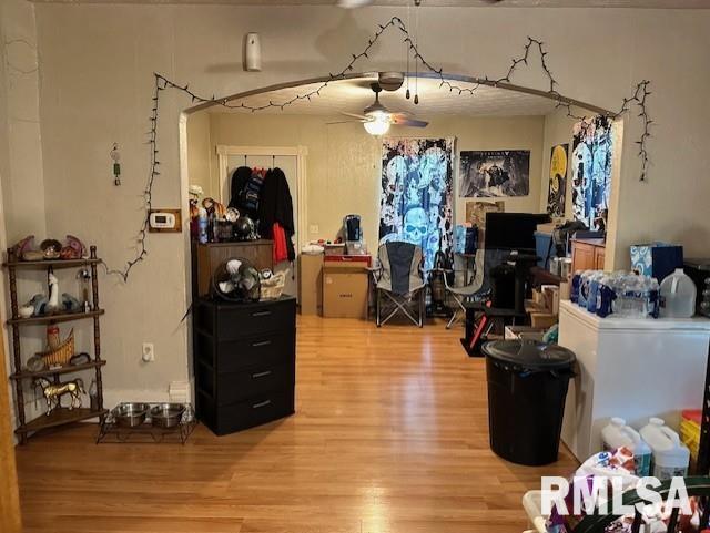 589 E Independence Ave, Jacksonville, IL 62650 - photo 4