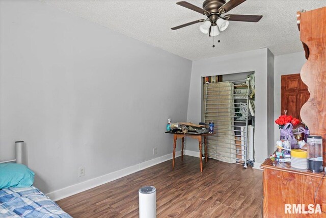 909 E College Ave, Jacksonville, IL 62650 - photo 25
