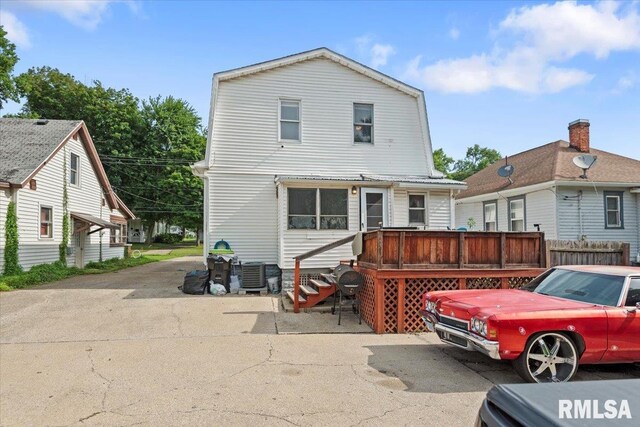 909 E College Ave, Jacksonville, IL 62650 - photo 30