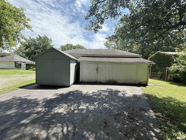 420 6th St, Illiopolis, IL 62539 - photo 12