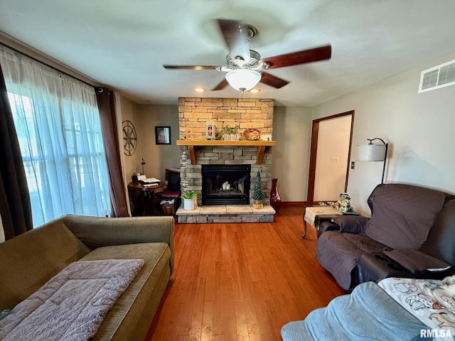 503 N 7th St, Petersburg, IL 62675 - photo 11
