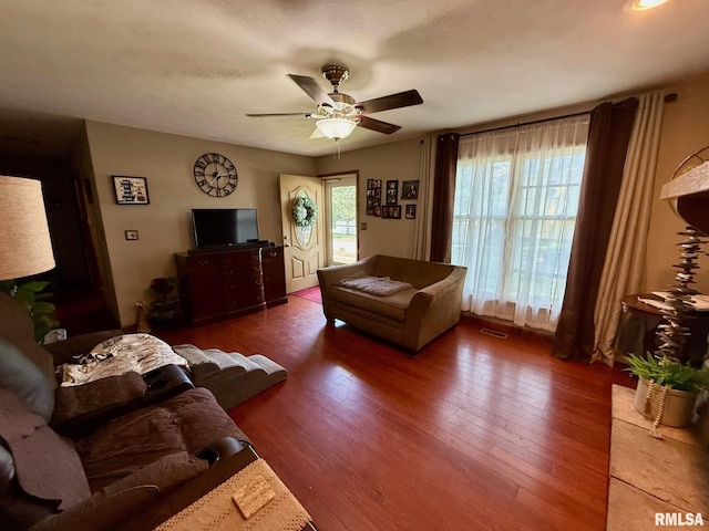 503 N 7th St, Petersburg, IL 62675 - photo 12