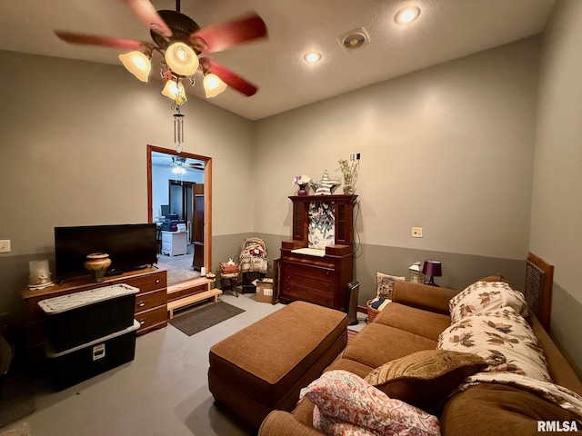 503 N 7th St, Petersburg, IL 62675 - photo 13