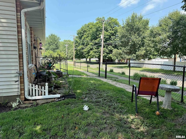 503 N 7th St, Petersburg, IL 62675 - photo 24