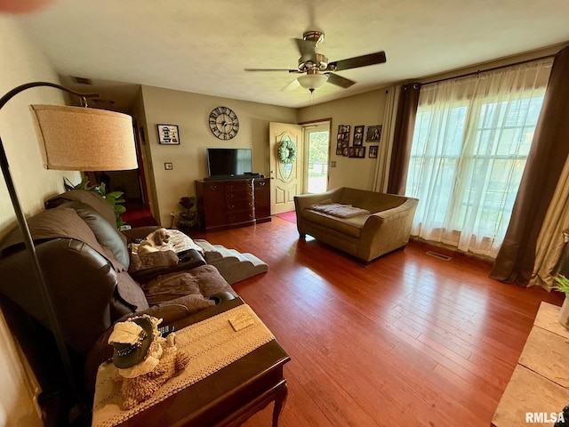 503 N 7th St, Petersburg, IL 62675 - photo 9