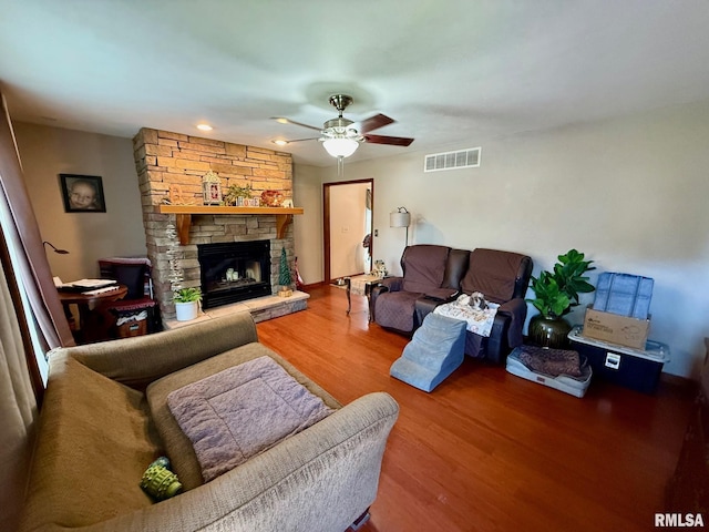 503 N 7th St, Petersburg, IL 62675 - photo 10
