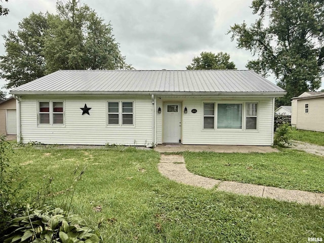1020 Adams St, Auburn, IL 62615 - photo 1