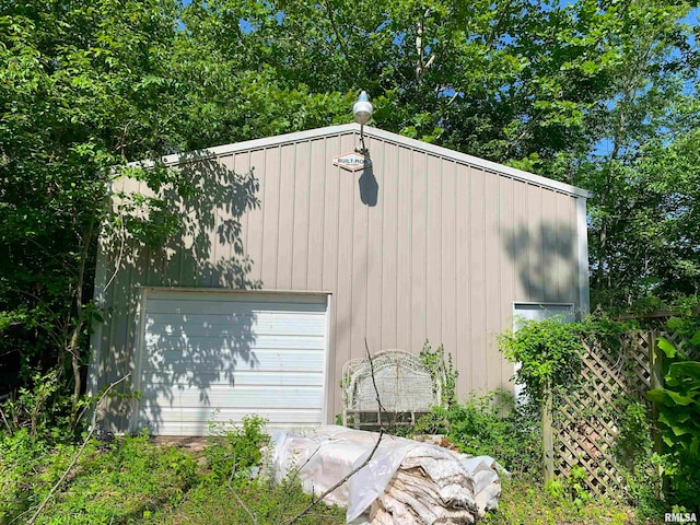 view of outdoor structure featuring a garage